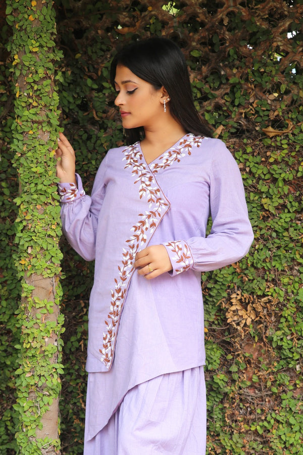 Lilac Khadi Collared Thread Work Kurta Set